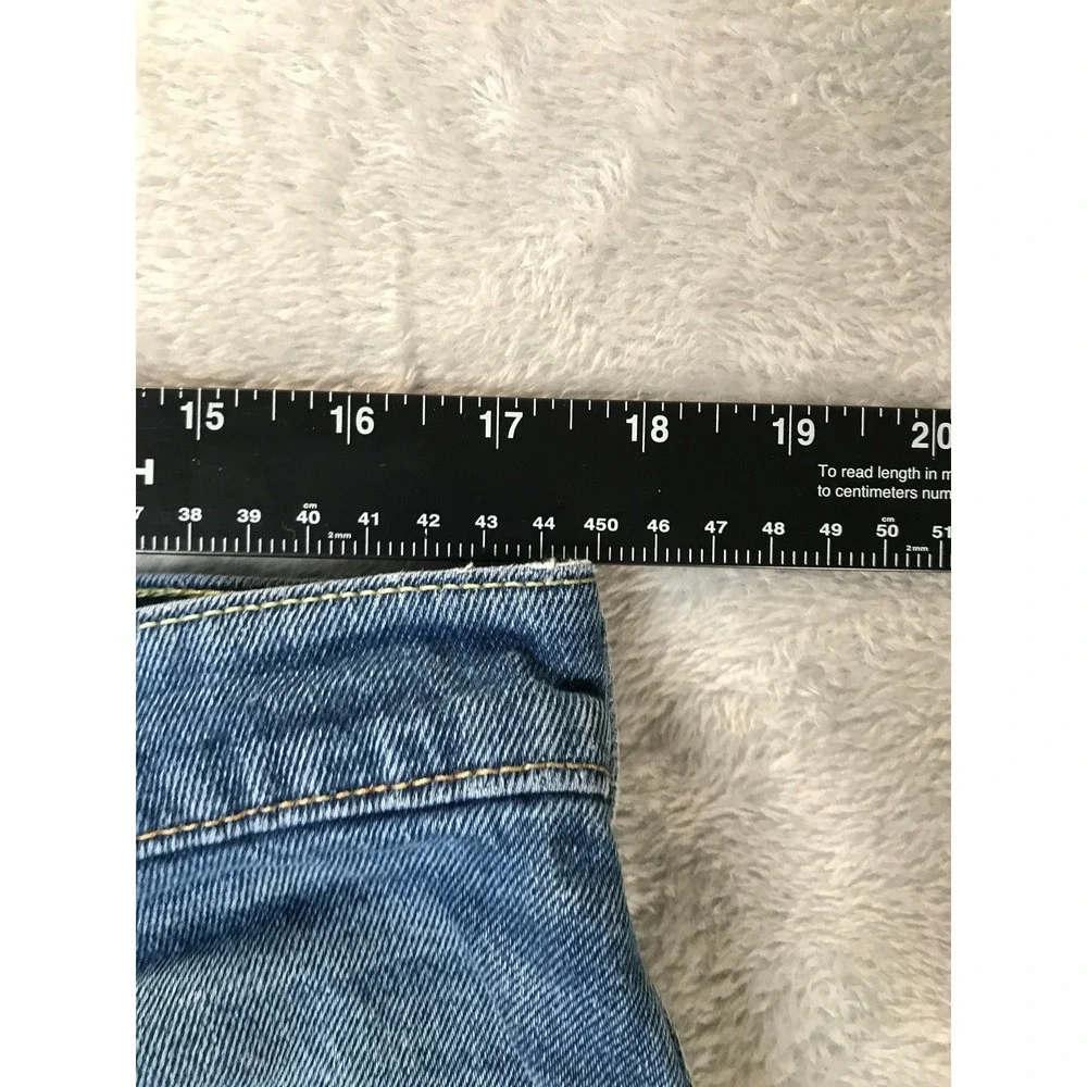Levis these levi
